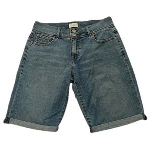 Levi’s Bermuda Shorts, Size 6, Faded Blue Denim